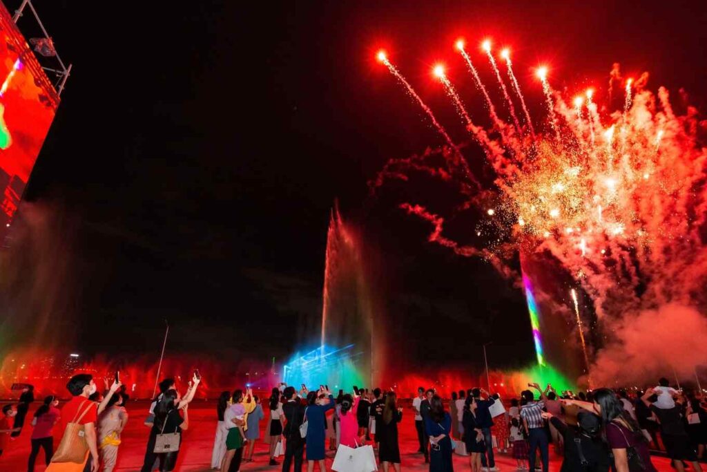The Global City: Lễ hội nhạc nước The Fountain Festival thu hút hơn 1.500 lượt khách tham gia mỗi cuối tuần