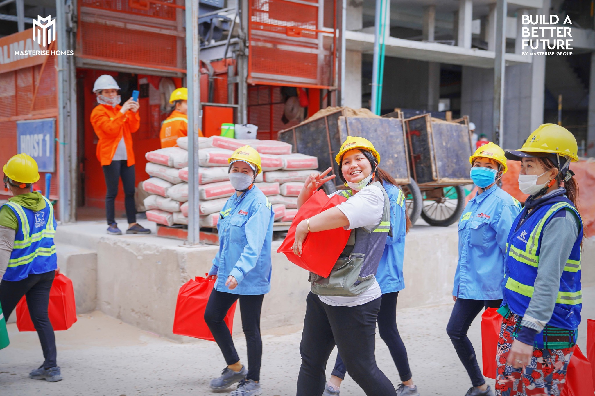 Masterise Homes "sends Tet" to more than 9,000 workers of all partner contractors