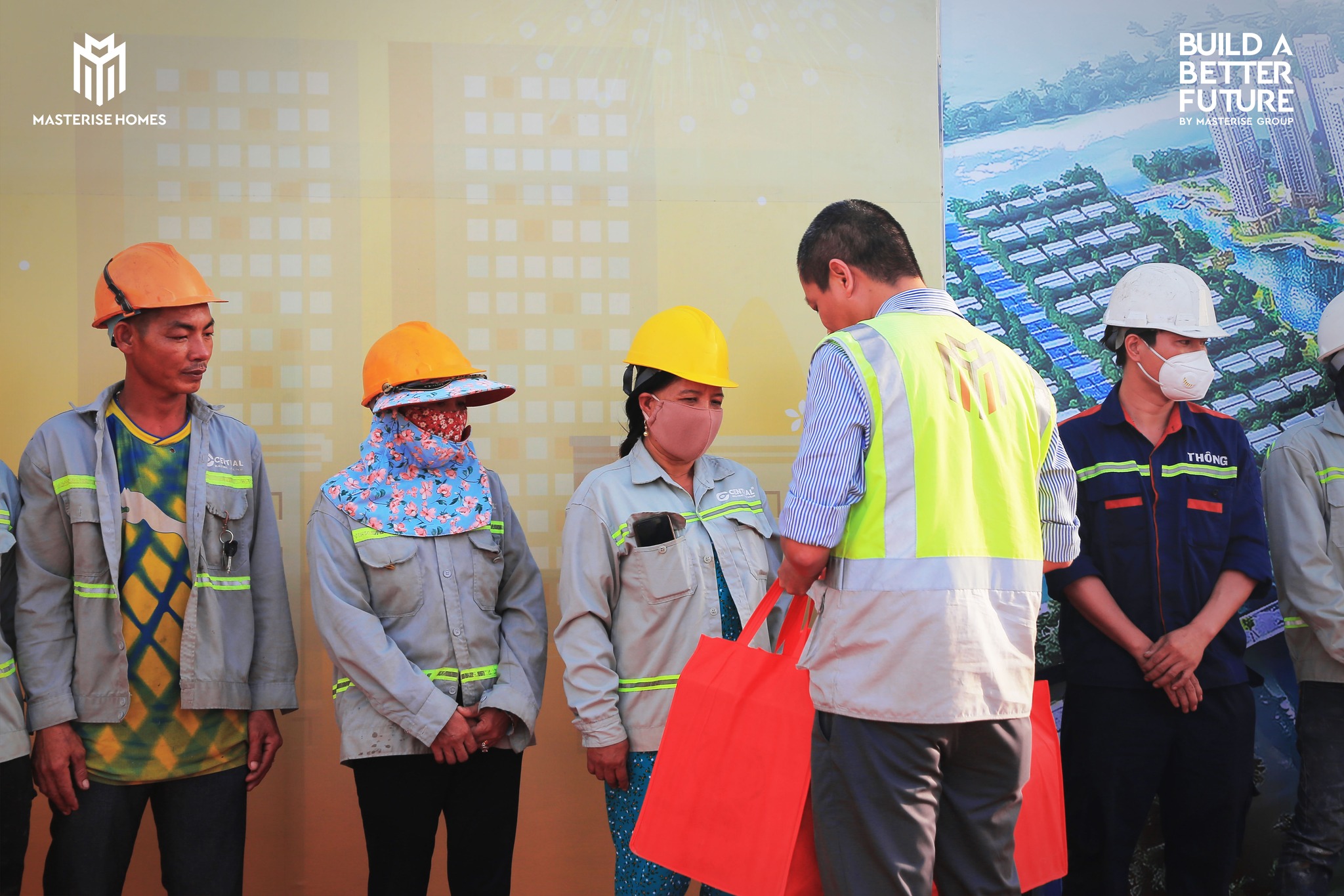 Masterise Homes "sends Tet" to more than 9,000 workers of all partner contractors