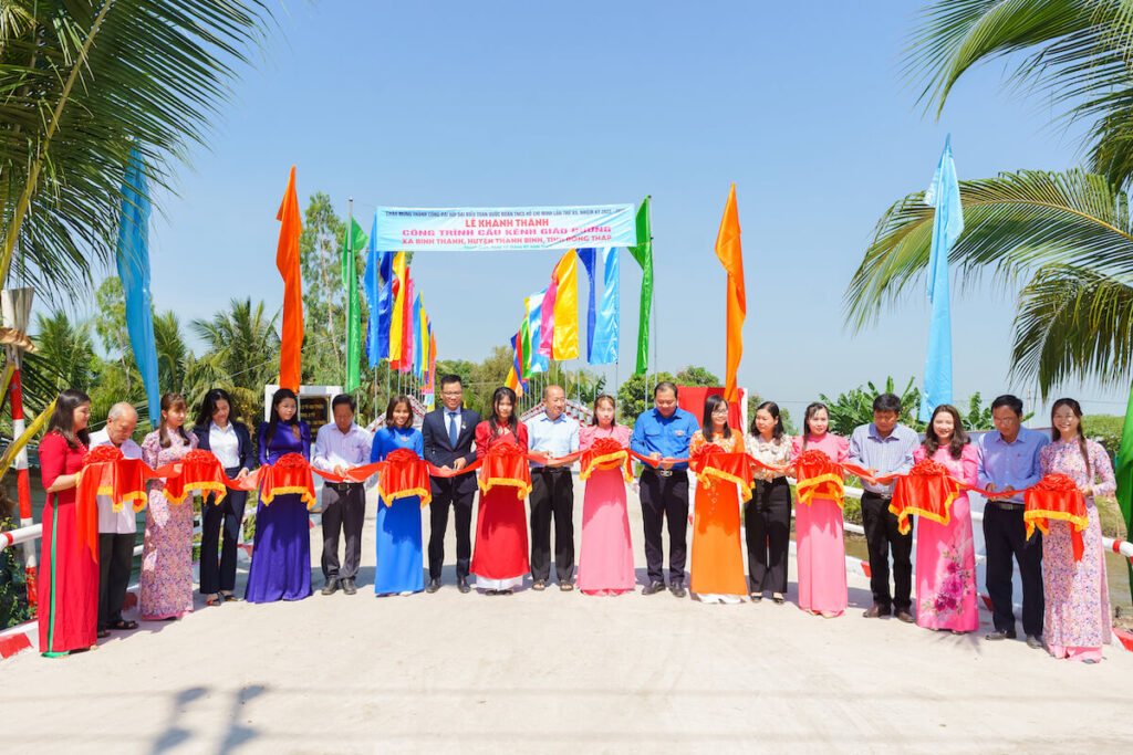 Masterise Group inaugurates the first bridge in Dong Thap province.