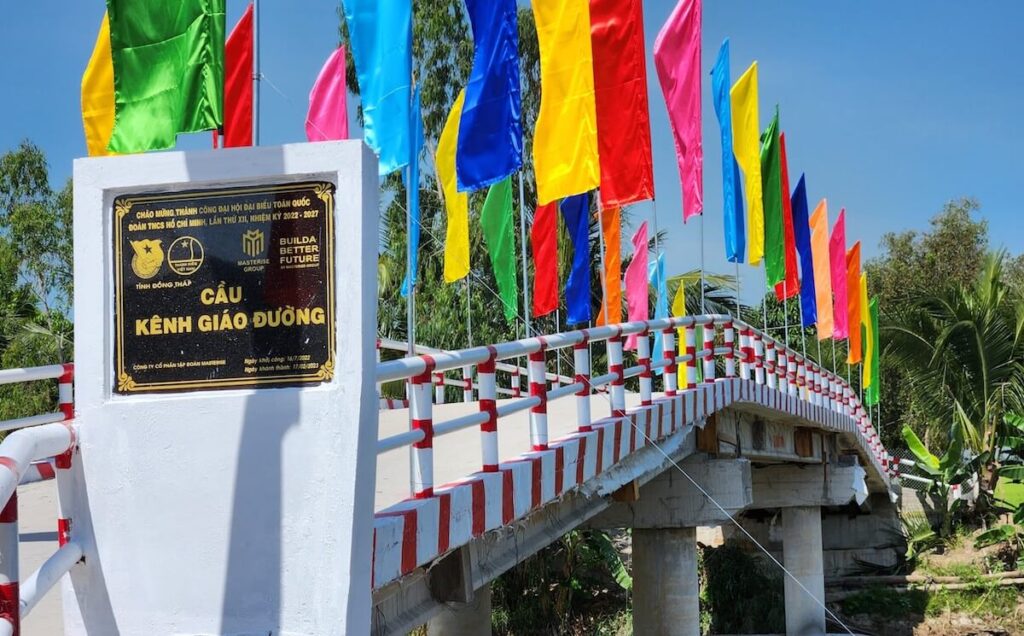 Masterise Group inaugurates the first bridge in Dong Thap province.