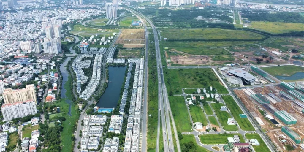 房地产项目受益于胡志明市-龙城-豆芽高速公路。